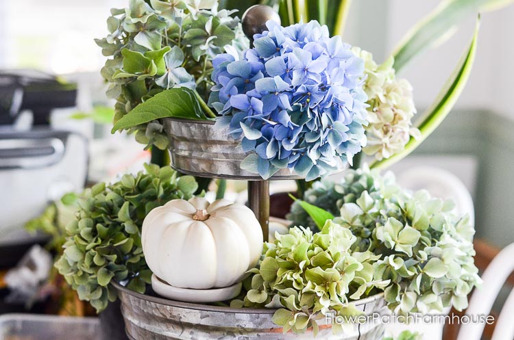 Hydrangeas and pumpkins for Fall Dining room decor