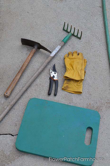 garden tools to start an easy garden for beginners