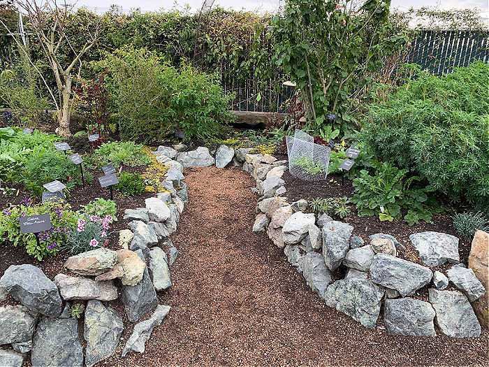 stacked rock wall raised bed, small garden ideas